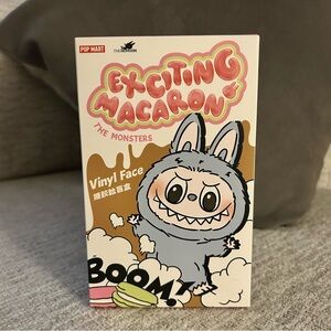 NIB “Lychee Berry” Exciting Macaron Labubu